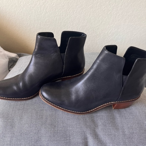 Black Cole Haan leather boots. Sz 7.5. - Picture 1 of 5